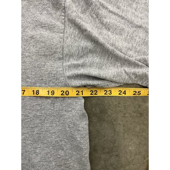 Disneyland 2005 grey tee Size large Measurements Pit to pit 21” Length 27.5” - Picture 3 of 7